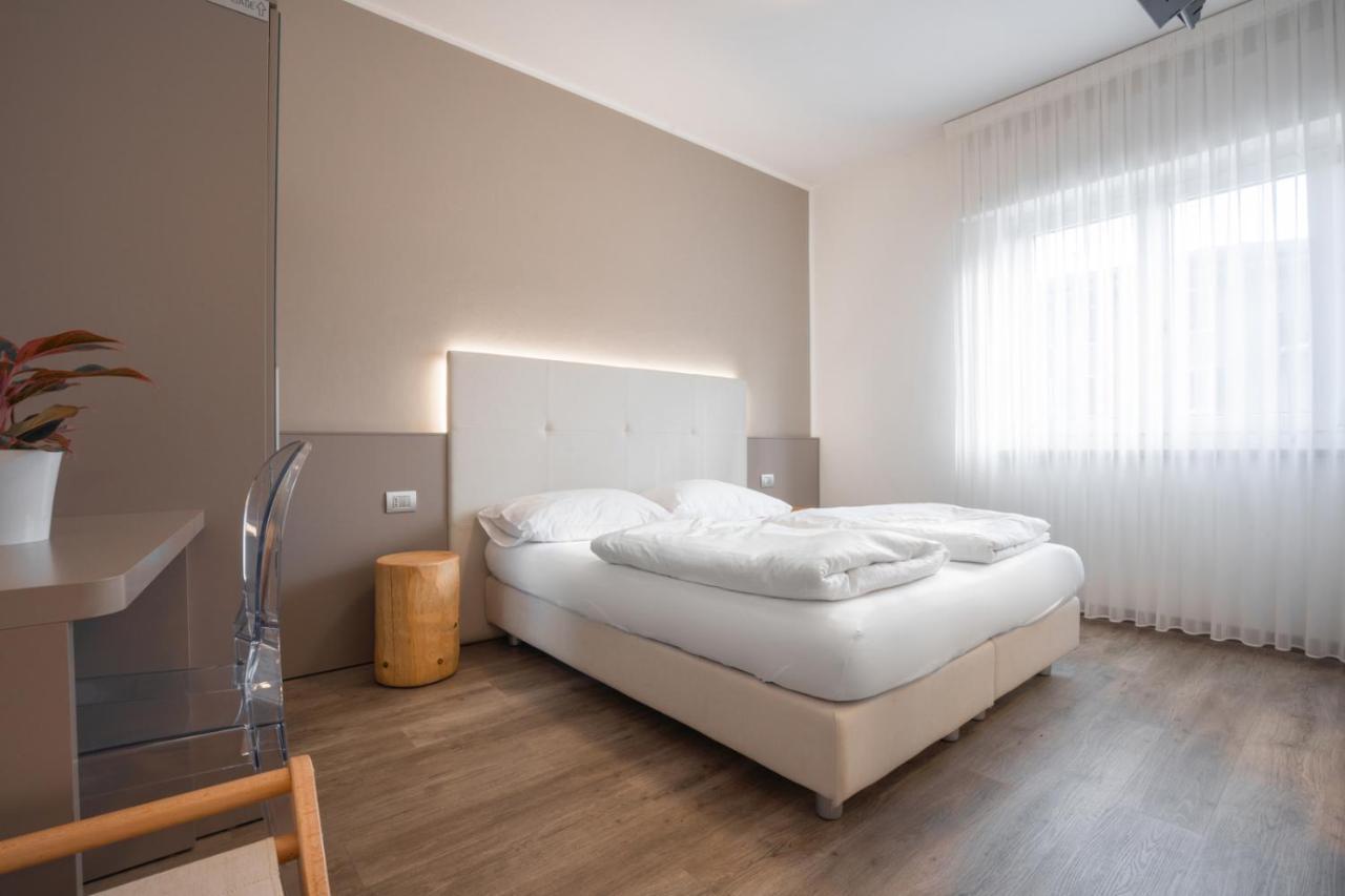 Hotel Rolly Riva del Garda Esterno foto