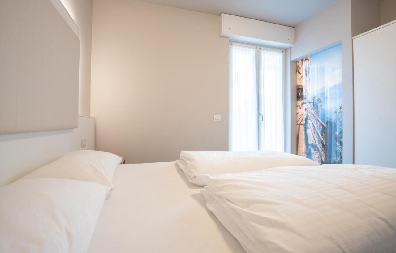 Hotel Rolly Riva del Garda Esterno foto