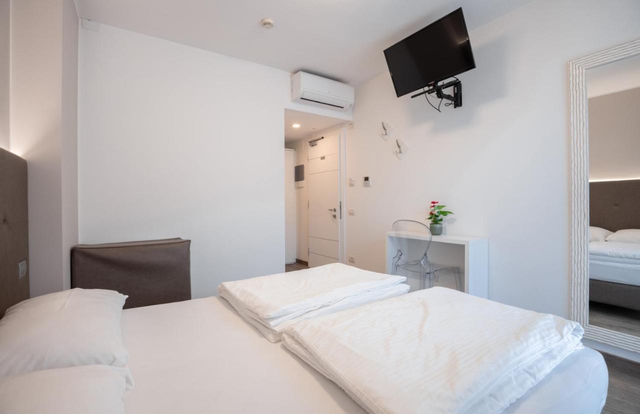 Hotel Rolly Riva del Garda Esterno foto